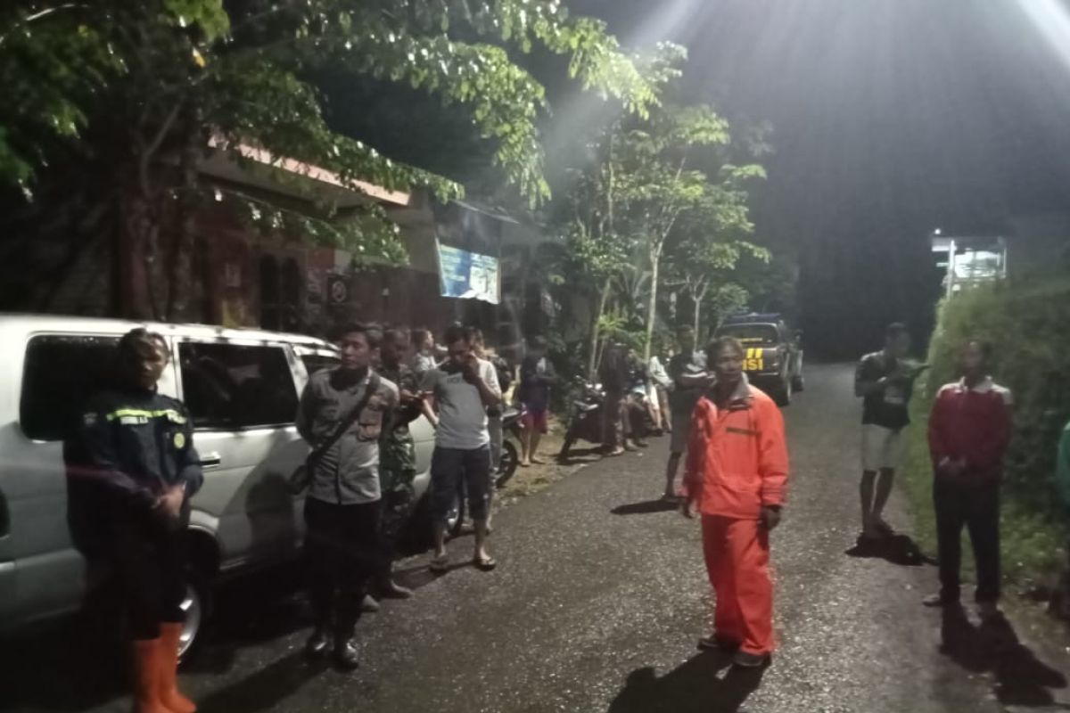 Hujan picu longsor di enam kecamatan di Pacitan