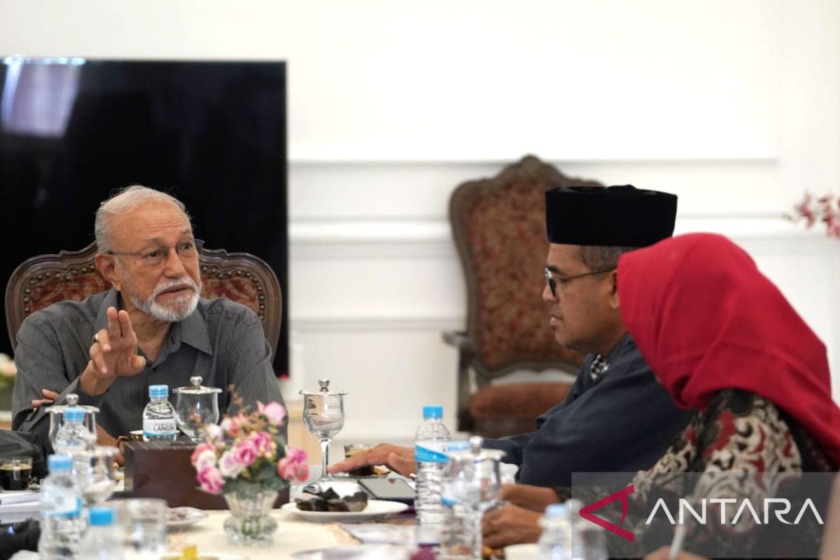 Wali Nanggroe terima aduan ribuan data kasus pelanggaran HAM dari KKR Aceh