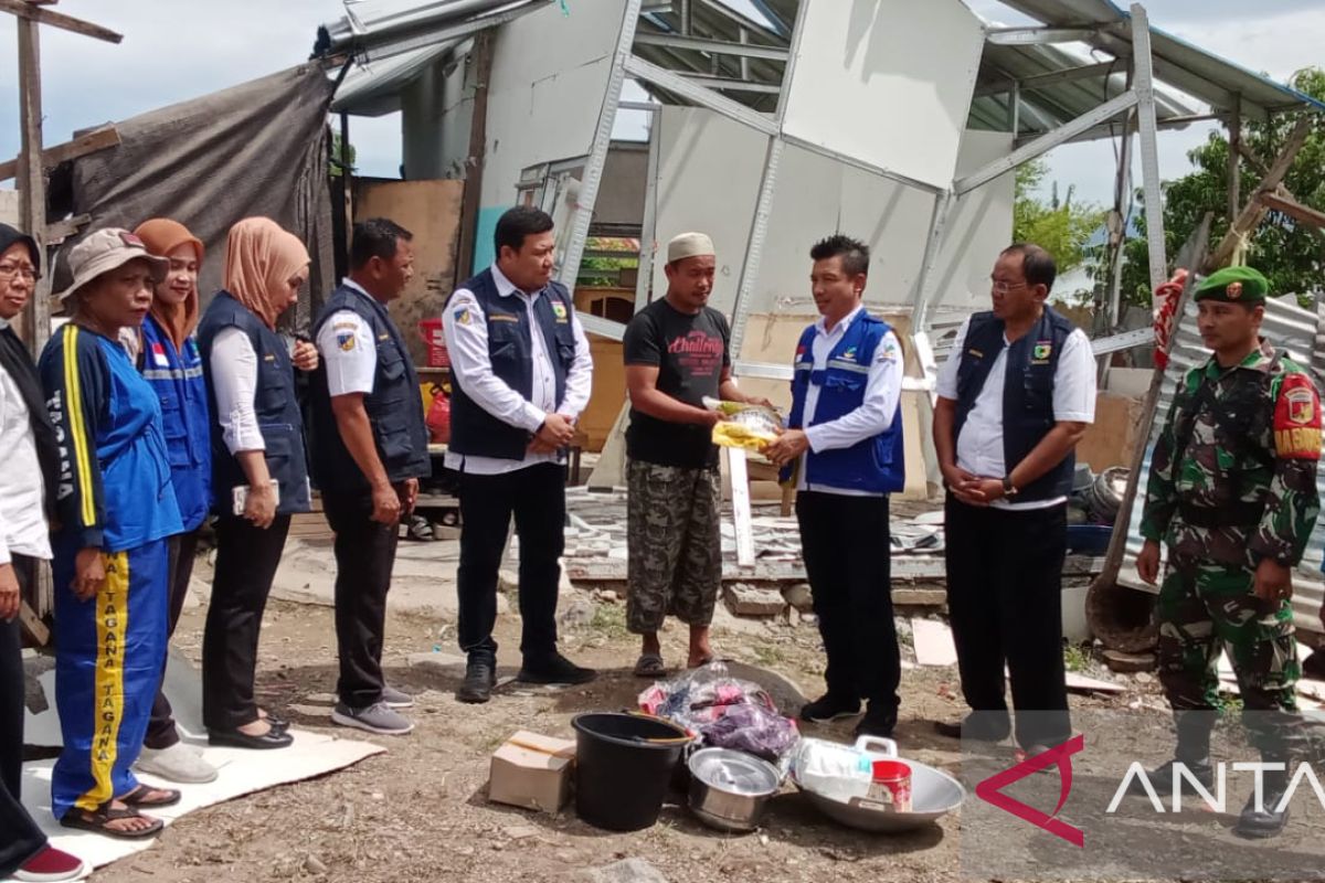 Dinsos Kota Palu salurkan logistik untuk warga terdampak angin kencang