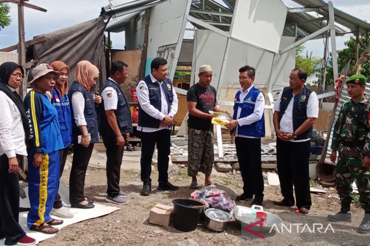 Dinsos Palu salurkan logistik untuk warga terdampak angin kencang