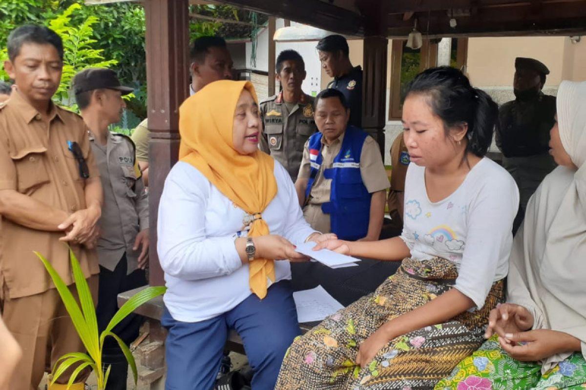 Kemensos salurkan bantuan warga terdampak banjir di Lombok Barat