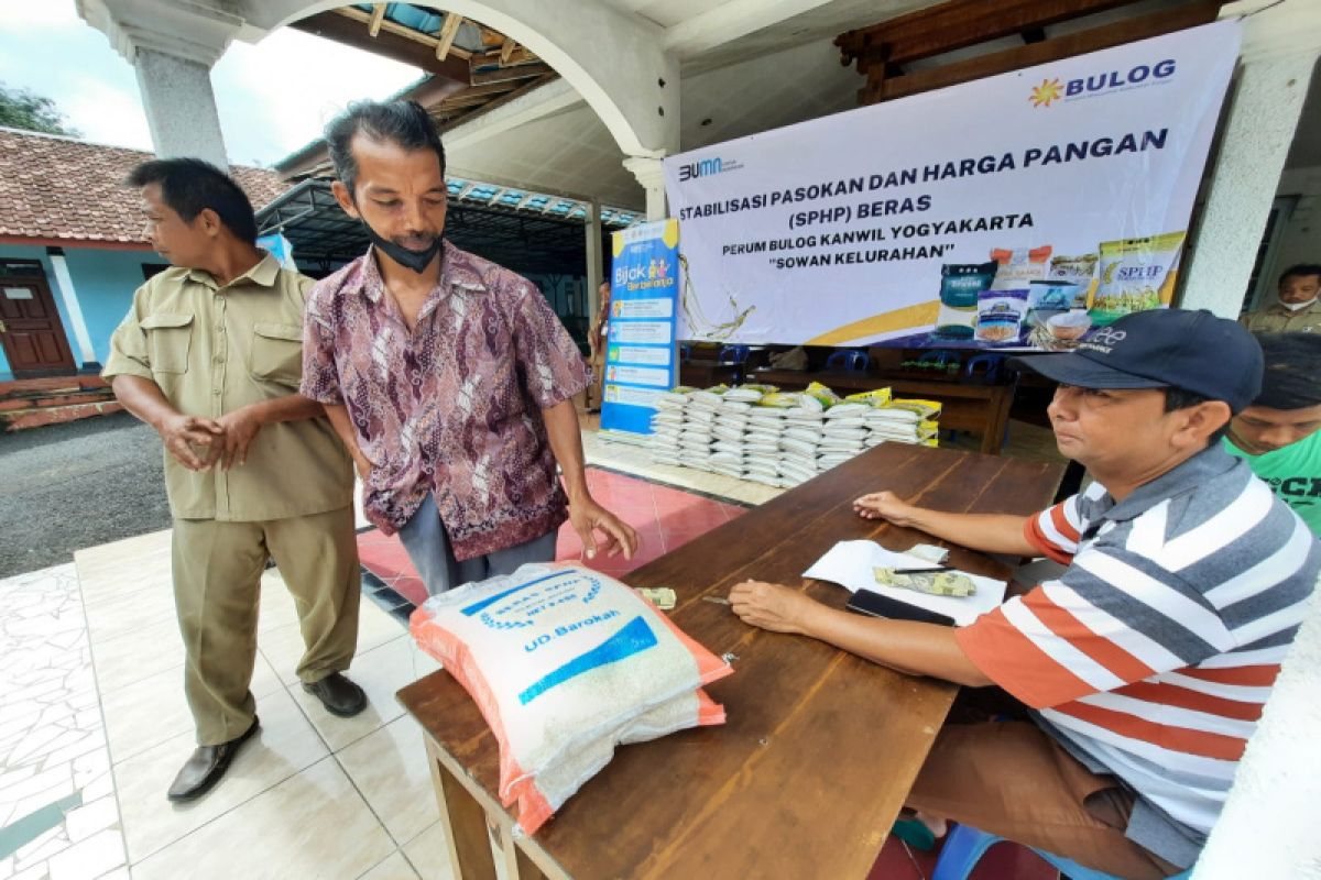 Dinas Perdagangan Gunungkidul gelar operasi pasar beras jaga daya beli masyarakat