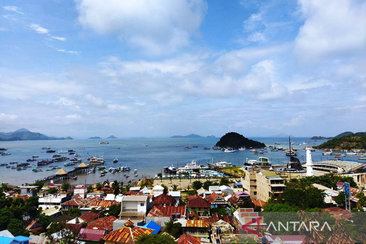 Langit berawan hingga cerah berawan dominasi kondisi cuaca Indonesia