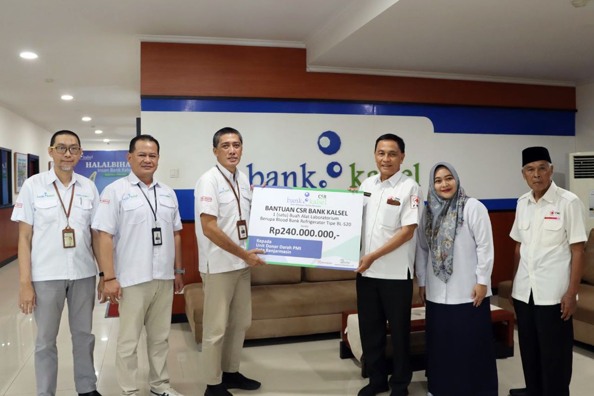 Bank Kalsel bantu Blood Bank Refrigerator tingkatkan layanan PMI Banjarmasin