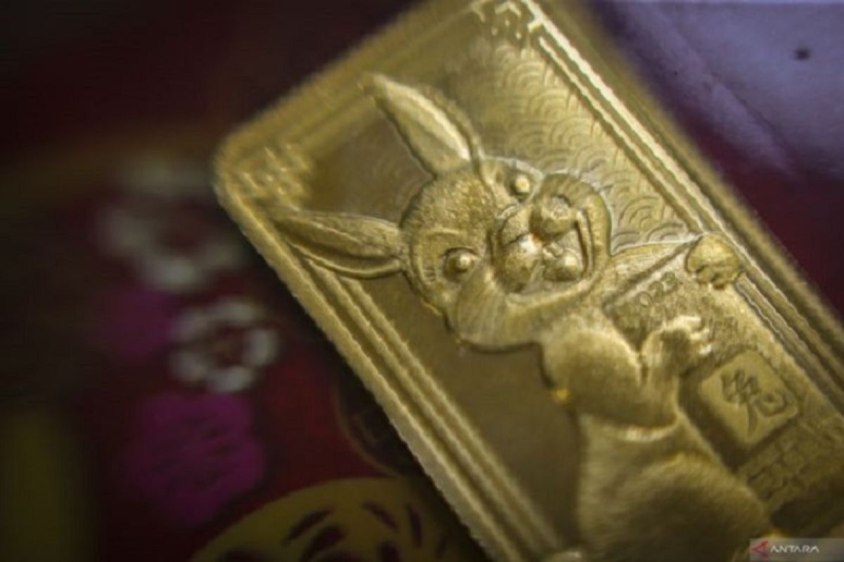 Harga emas batangan Antam hari ini naik Rp3.000 per gram