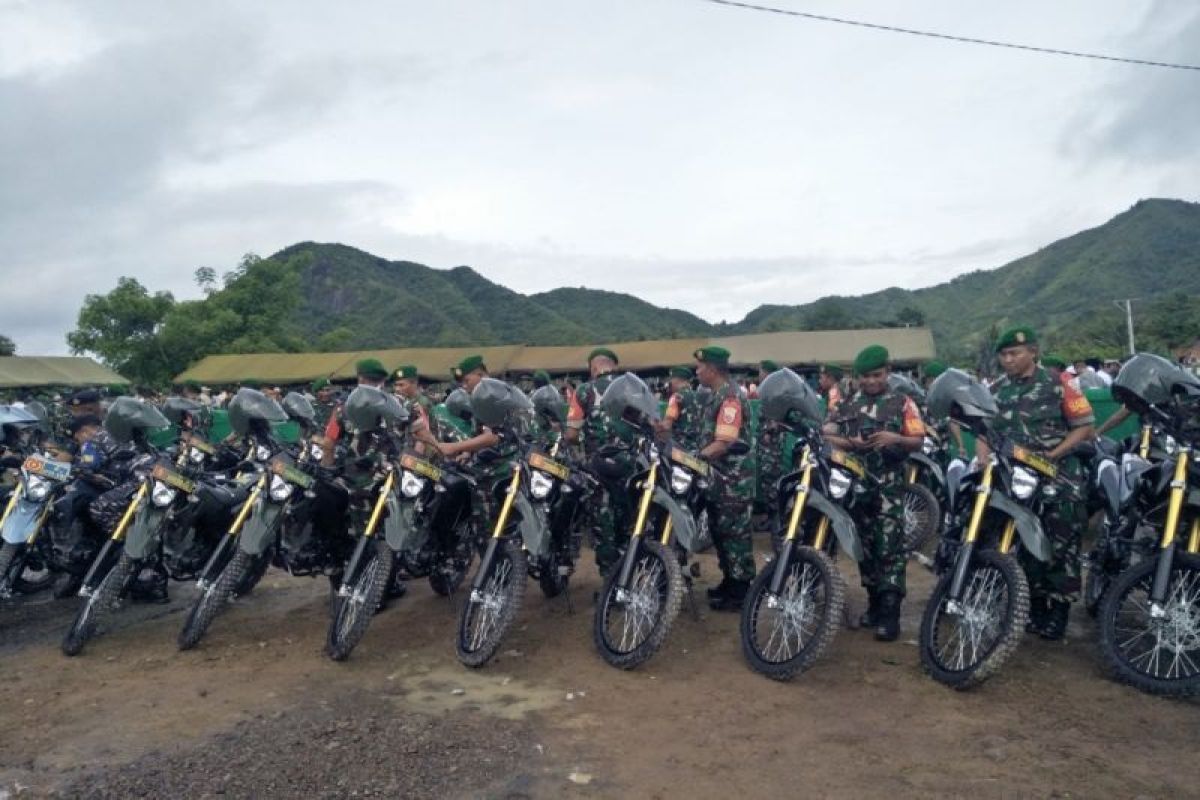 Menhan Prabowo Subianto bantu kendaraan operasional Babinsa di Lombok Tengah