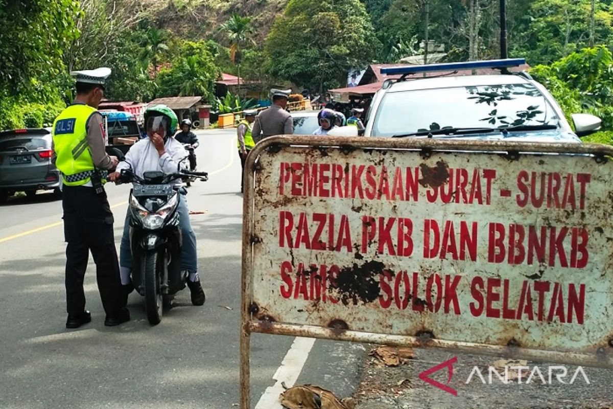 Tunggakan pajak kendaraan roda empat di Solok Selatan capai Rp1 miliar