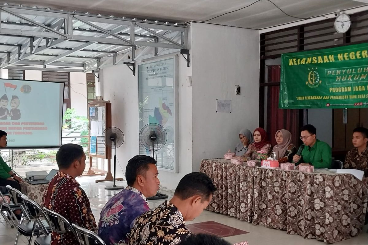 Aparat desa di Kabupaten Tabalong ikuti penyuluhan hukum