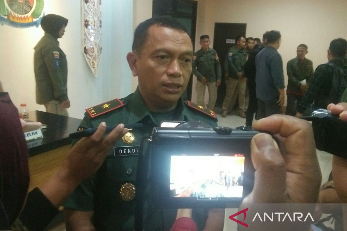 Danrem 091 perintahkan  babinsa tegur pembuang sampah sembarangan