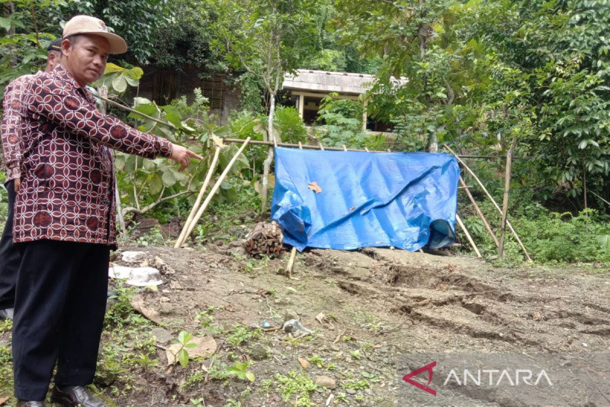 Hujan lebat di Bantul sebabkan tanah ambles, mengancam 4 rumah warga