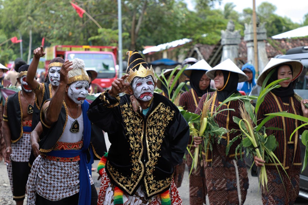 Bantul melestarikan kebudayaan melalui wiwitan dibarengi gelar budaya