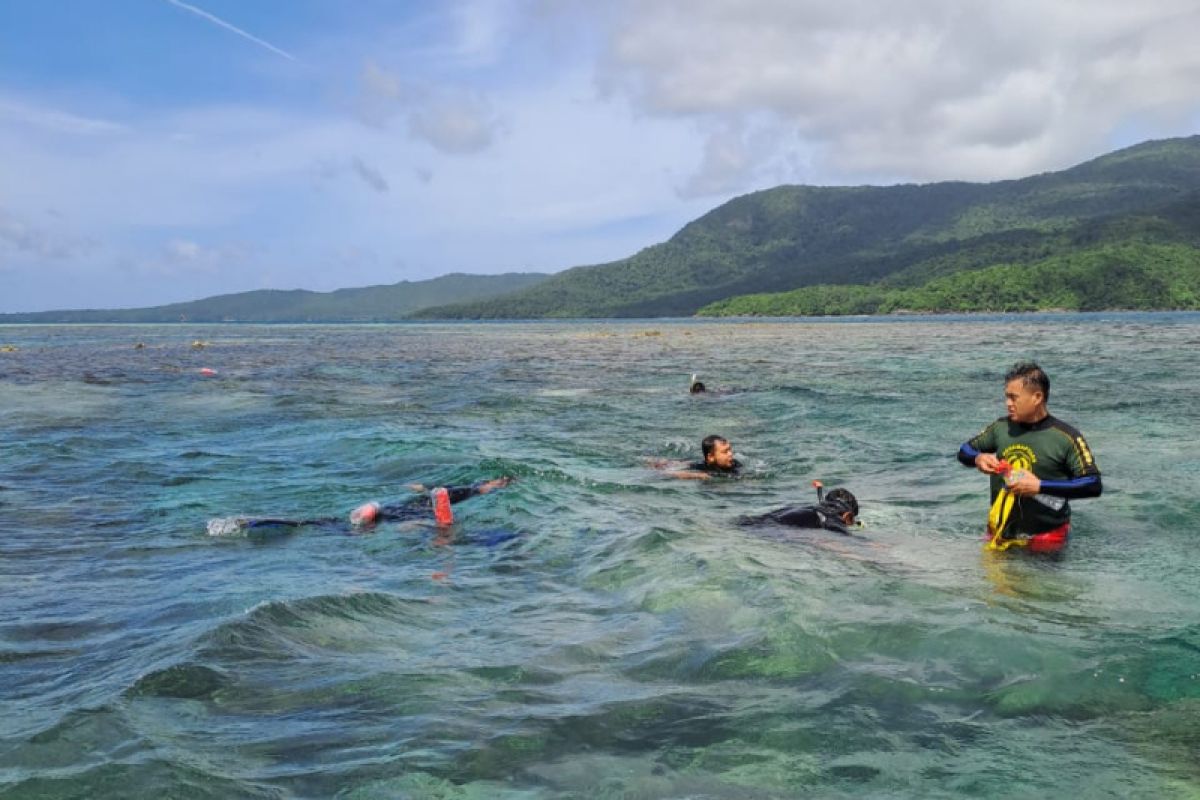 Kawasan terumbu karang di Karimunjawa dirusak