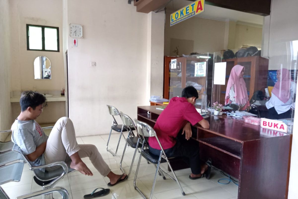 Dukcapil Mataram menunggu regulasi penggunaan KTP digital secara masif