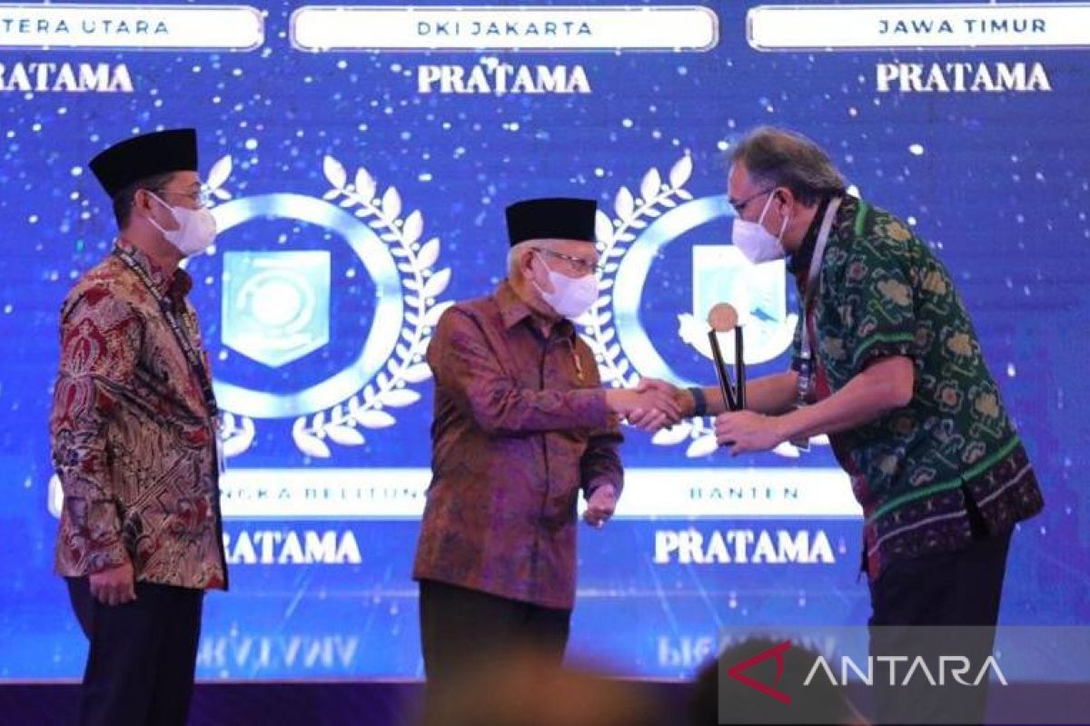 Wapres Ma'ruf Amin serahkan penghargaan KPPU Award 2023 kepada Babel