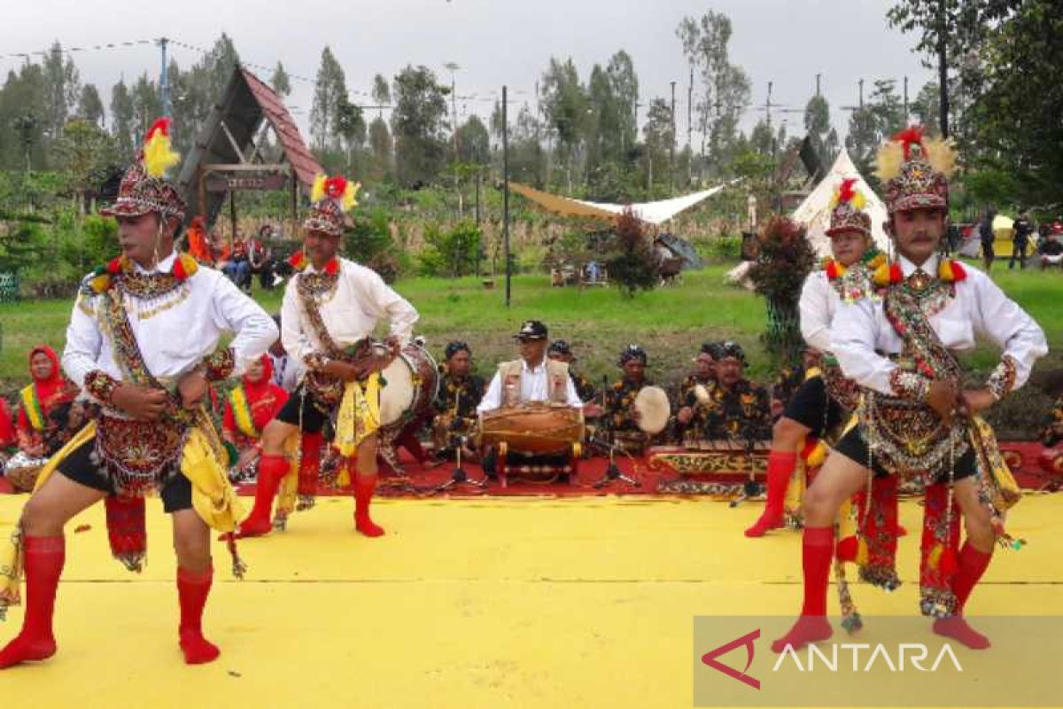 375  kelompok kesenian di Temanggung terima bantuan Rp13,7 miliar