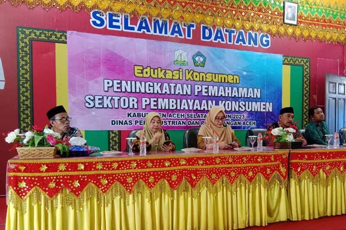 Disperindagkop Aceh Selatan sosialisasikan hak konsumen