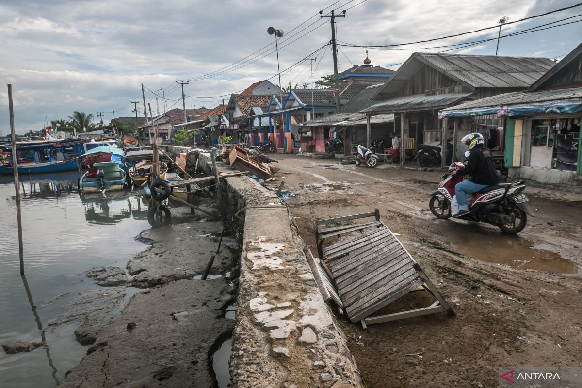 BPBD Kabupaten Lebak ingatkan warga pesisir Banten selatan waspada banjir rob