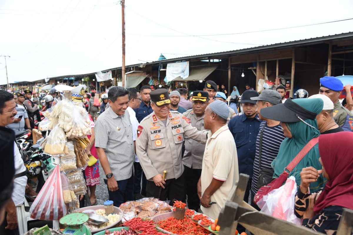 Kapolda Maluku tinjau persiapan pos pengamanan terpadu di Pasar  Mardika Ambon