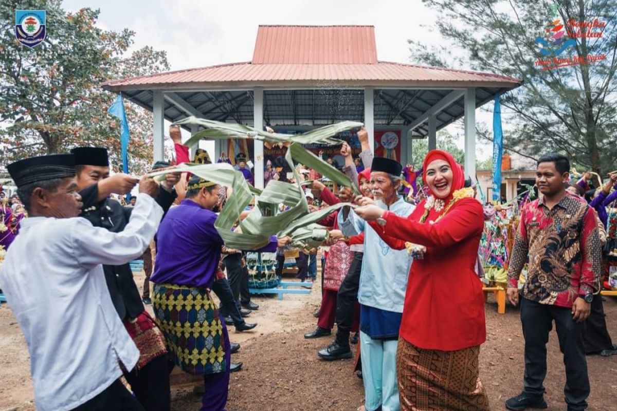 Wakil Bupati Bangka Selatan apresiasi acara Ngarak Ketupat Lepas