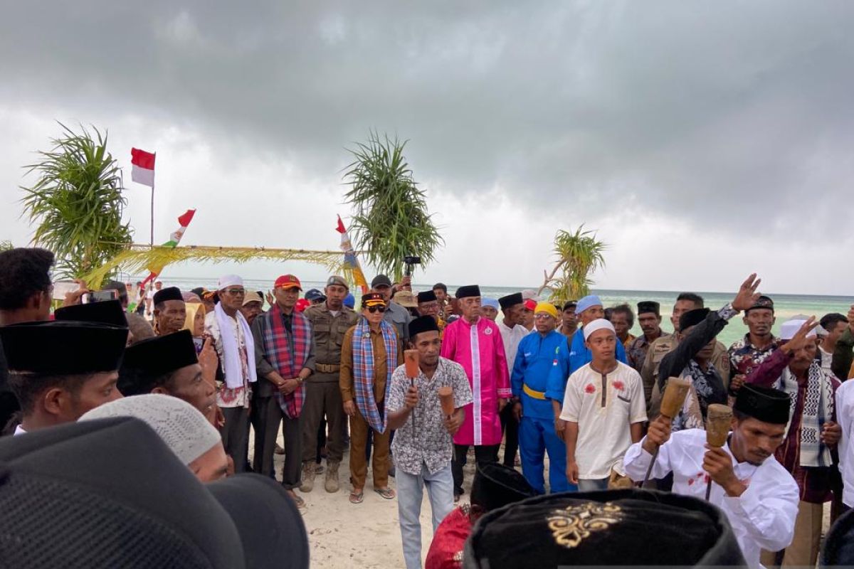 Gubernur Maluku minta Sasi Gurita harus meningkatkan ekonomi