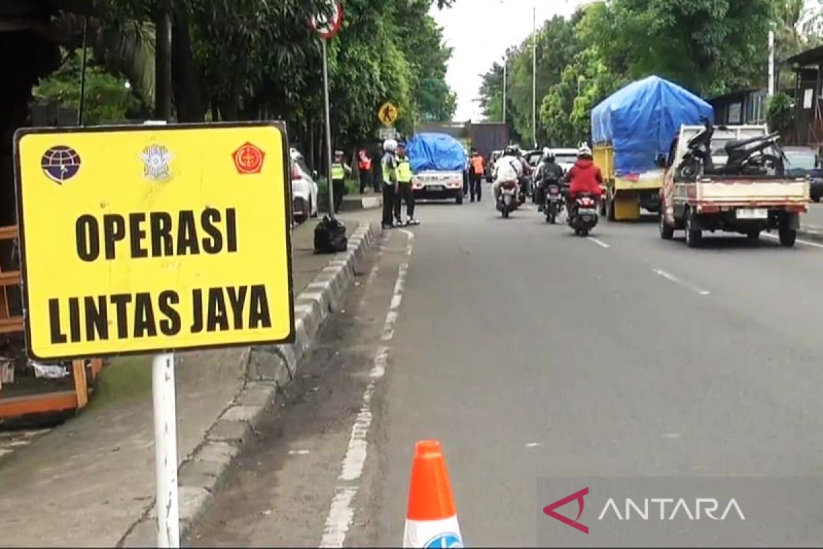 Dishub DKI lakukan Operasi Lintas Jaya di Pasar Rebo