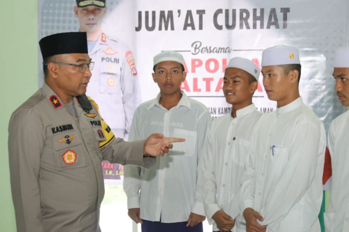 Wakapolda Kaltara sapa santri Pesantren Al Khairat di "Jumat Curhat"