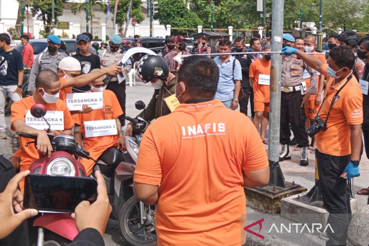 Polresta Yogyakarta menggelar rekonstruksi kasus kekerasan di Titik Nol Km