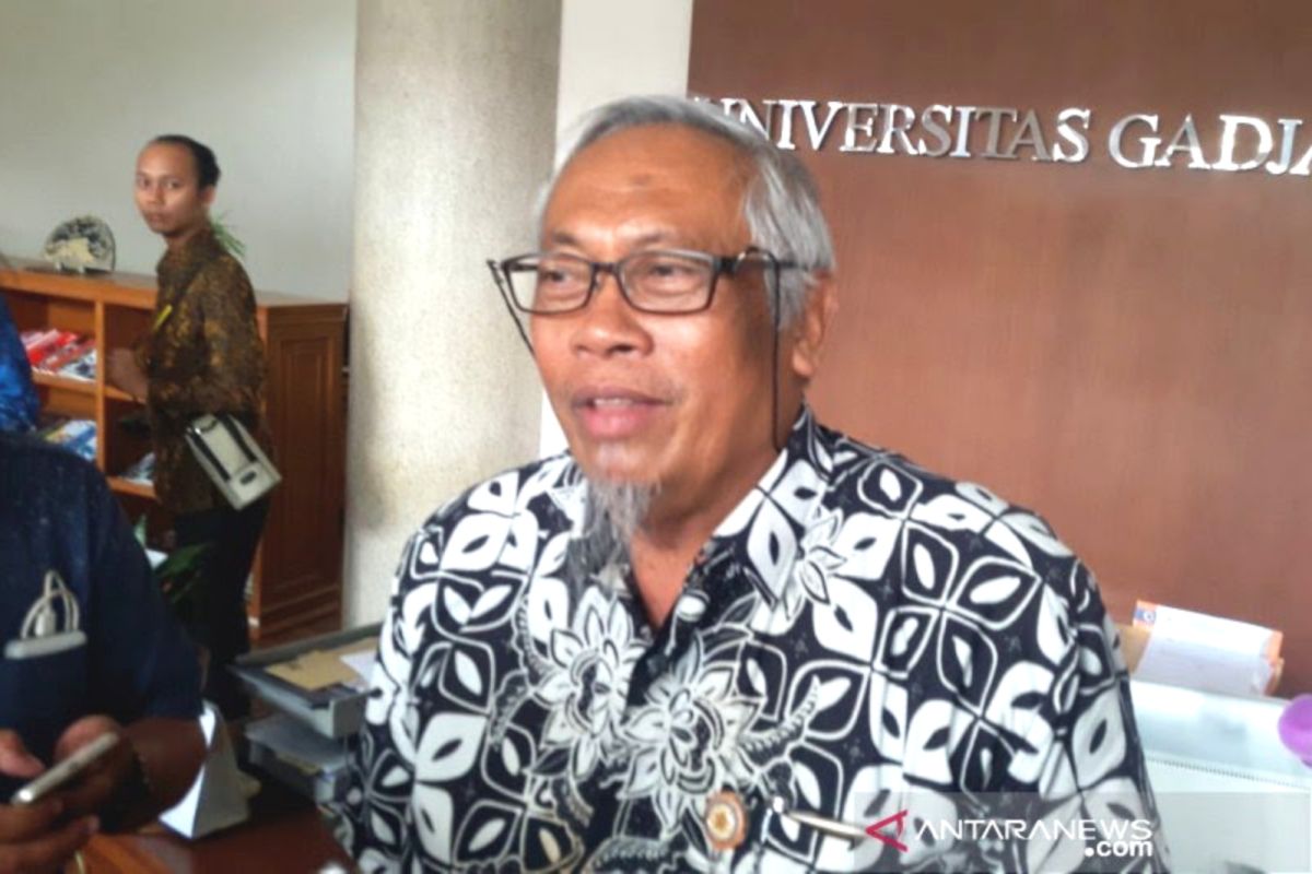 Guru Besar UGM: Perpanjang usia pensiun profesor ketimbang angkat praktisi