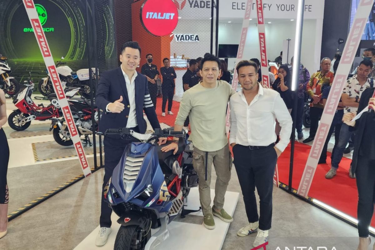 UTOMOCORP luncurkan Signature A.R.L Dragster kolaborasi dengan Ariel "Noah"