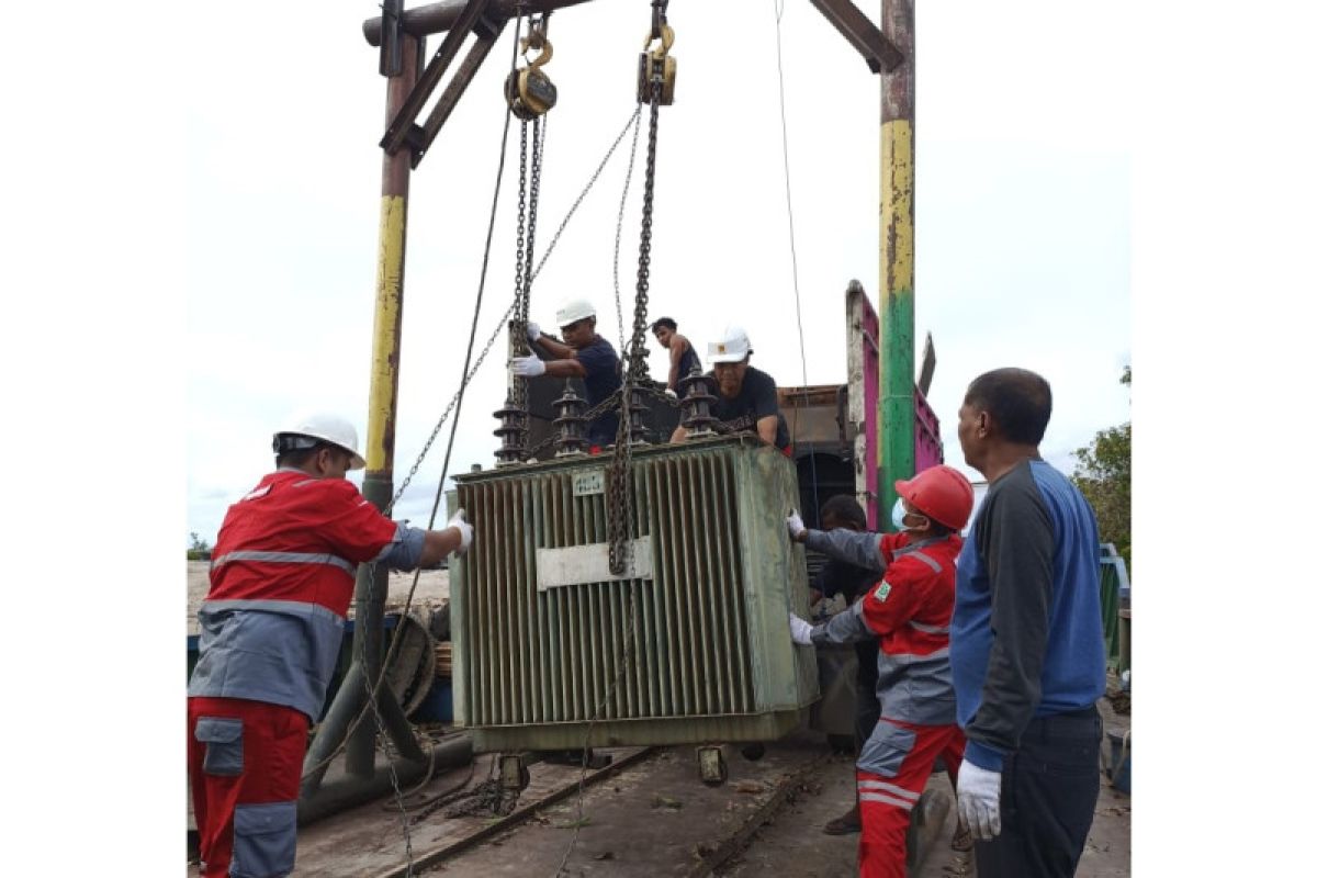PLN mendatangkan mesin pembangkit atasi masalah listrik di pesisir