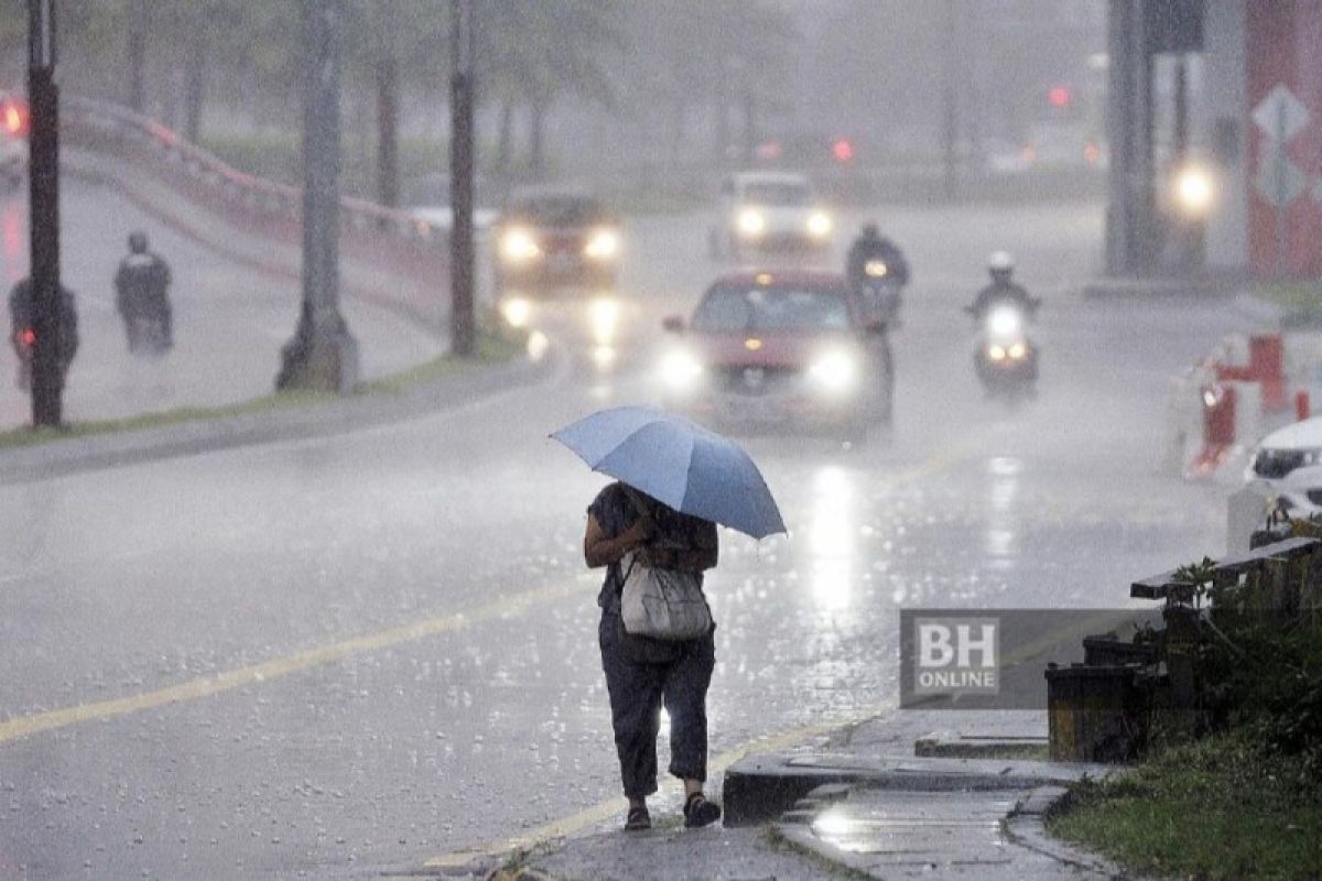 BMKG sounds rainstorm alert for most regions