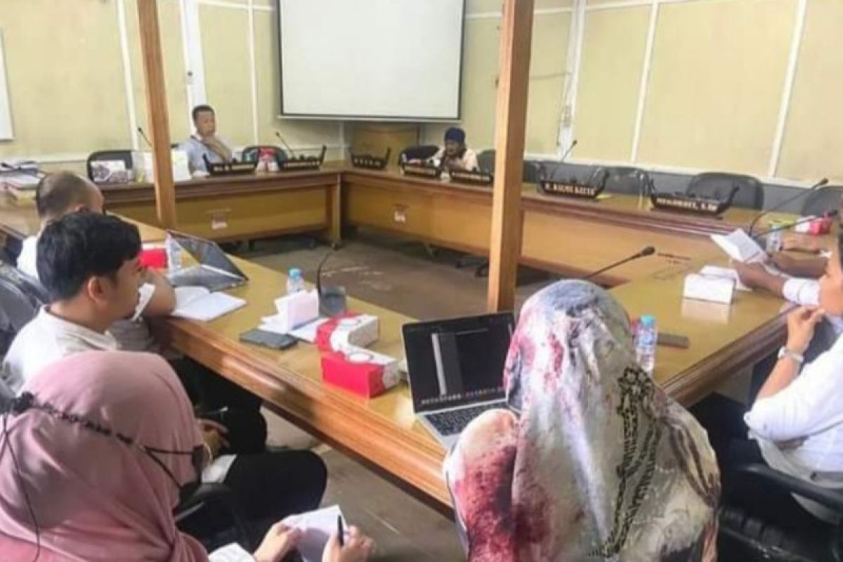 DPRD Sulbar dorong pemerintah antisipasi virus Jembrana