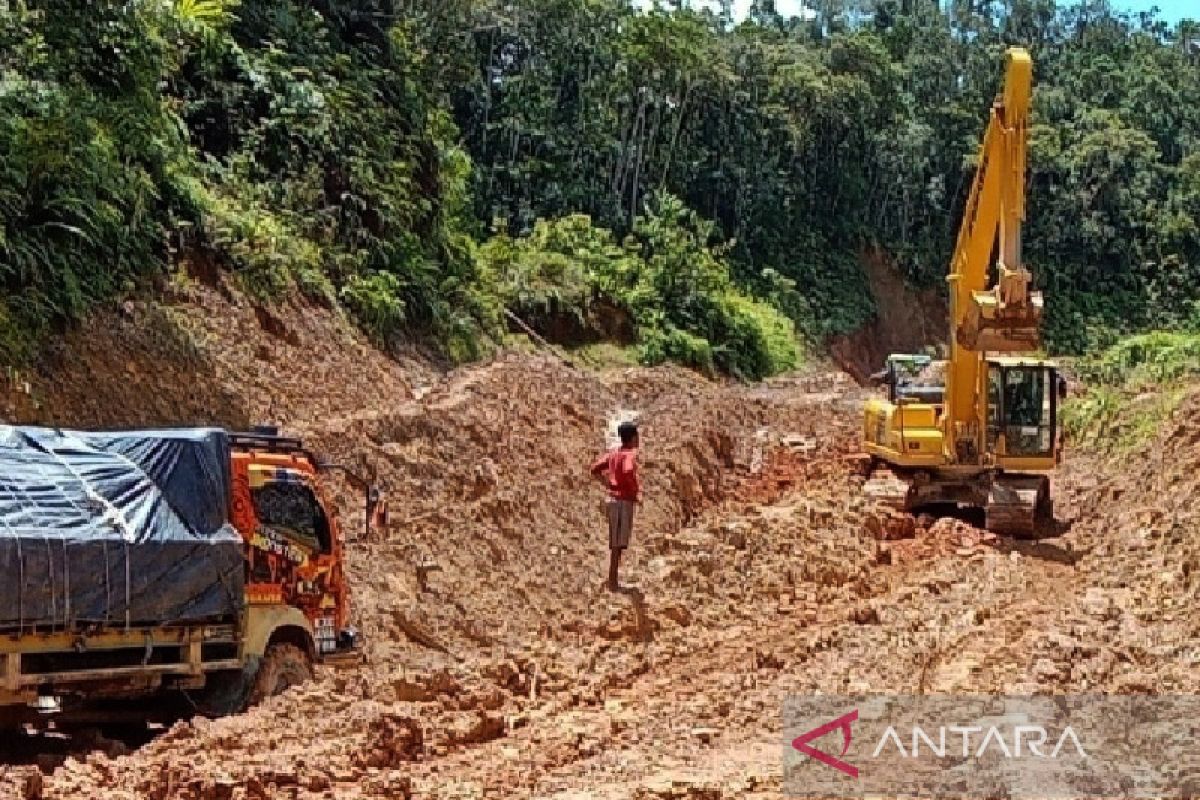 150 Kendaraan terjebak di jalan Trans Papua ruas Jayapura-Wamena