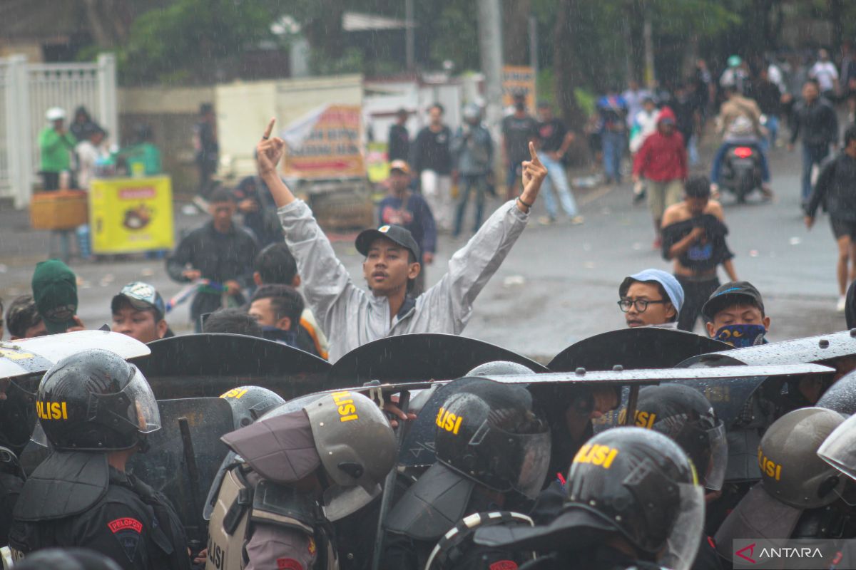 Penyebab ricuh di Stadion Jatidiri: Panitia ngeyel jual tiket meski laga tanpa penonton