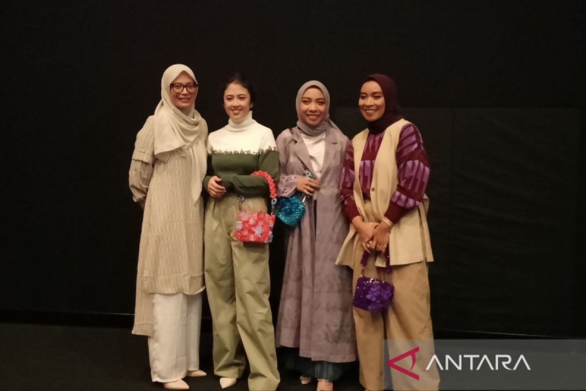 NYFW jadi hadiah 14 tahun berkarya merk fesyen Kami.