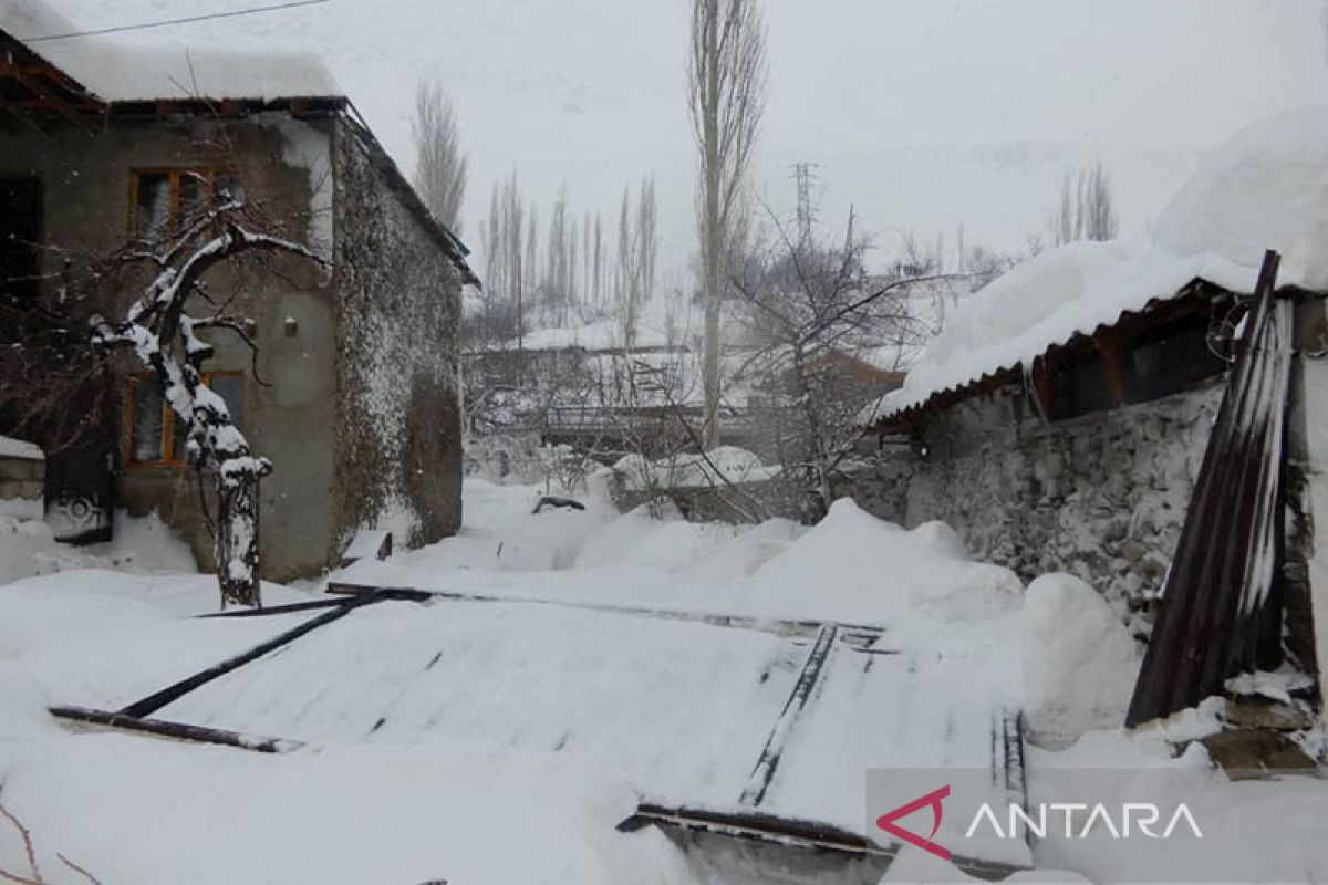 Korban tewas akibat salju longsor di Tajikistan bertambah jadi 17