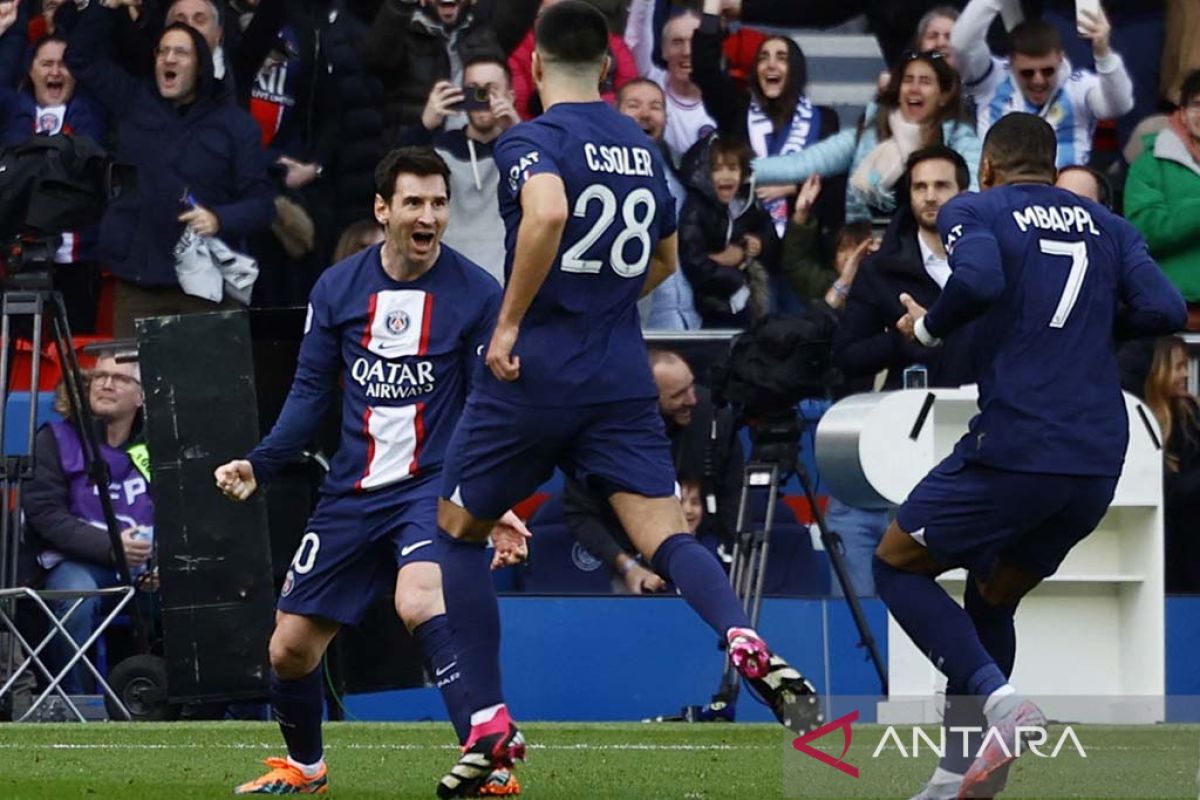 Tendangan bebas Lionel Messi menangkan PSG 4-3 atas Lille