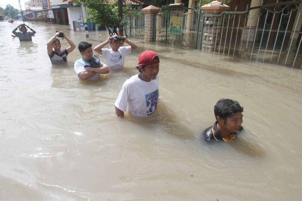 Ribuan orang terdampak banjir di Solo