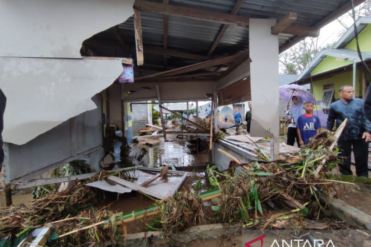 Pemkab Gorontalo Utara diminta percepat bantuan banjir