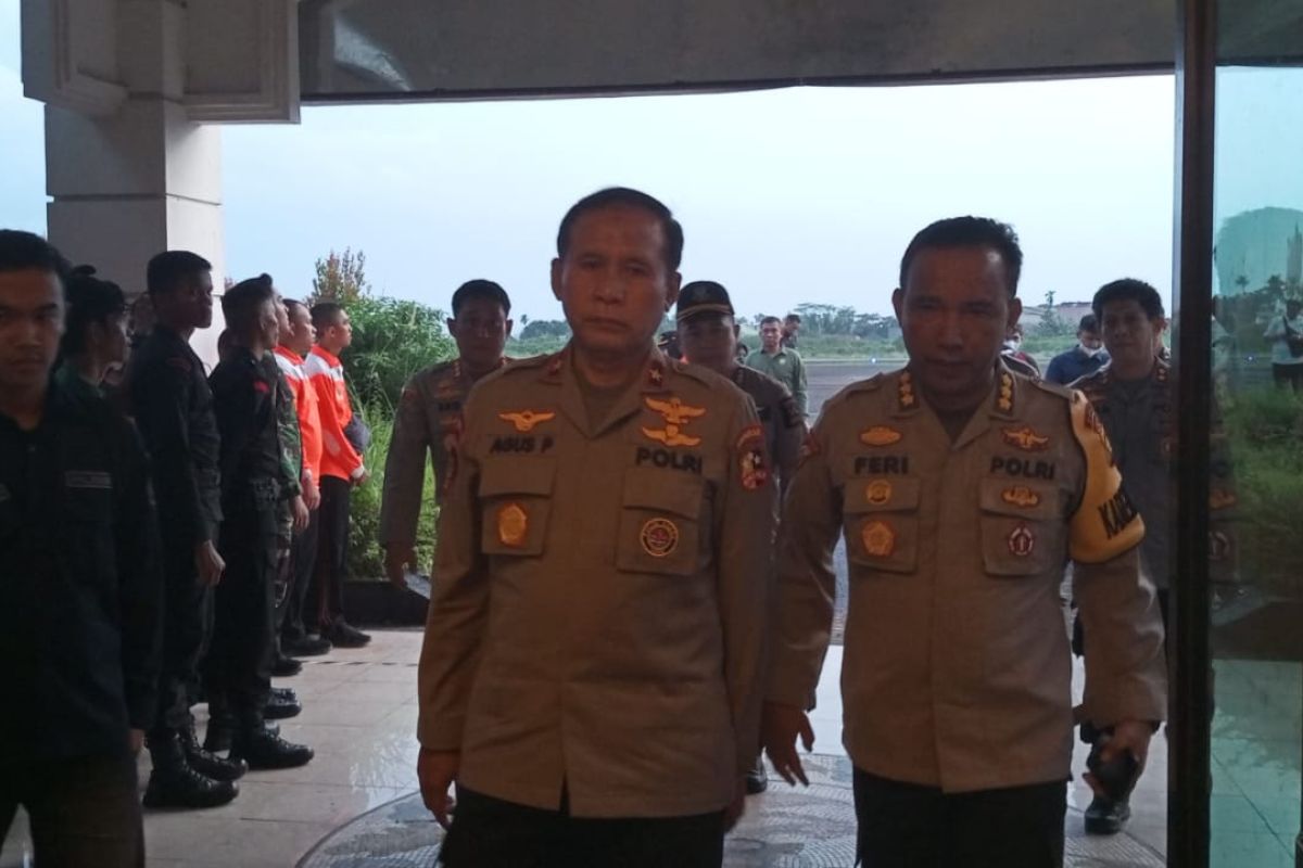 Dirpoludara Korpolairud Baharkam Polri tiba di Jambi terkait jatuhnya helikopter di Kerinci