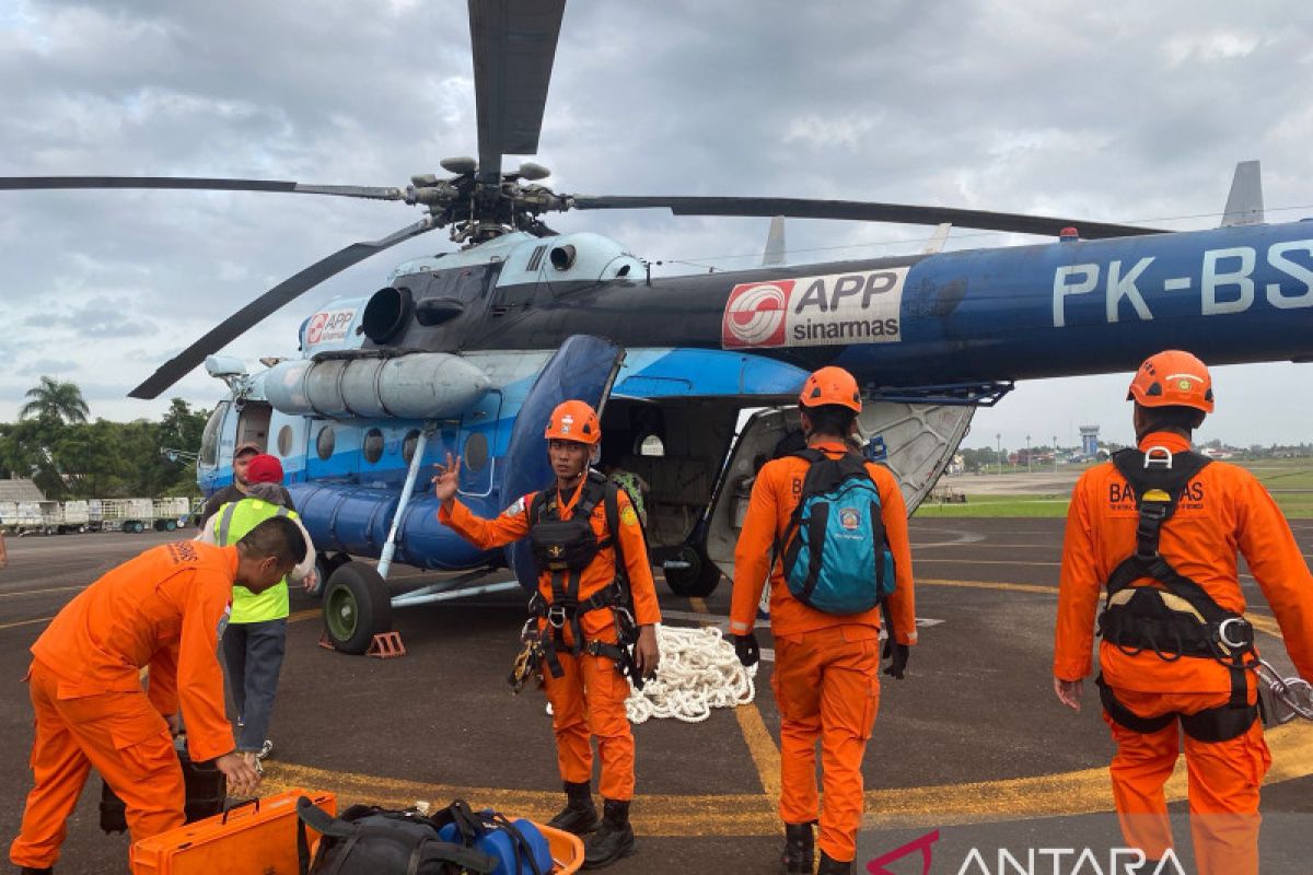 Dua helikopter diturunkan evakuasi Kapolda Jambi di Kerinci