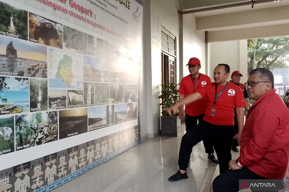 Hasto: Pembangunan infrastruktur di Banten gerakkan roda pariwisata
