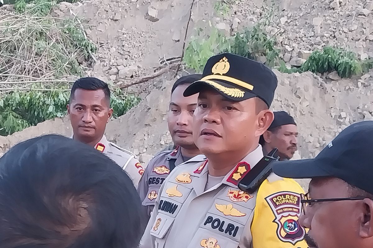 Jalur darurat di lokasi longsor Takari sudah bisa dilalui kendaraan roda empat