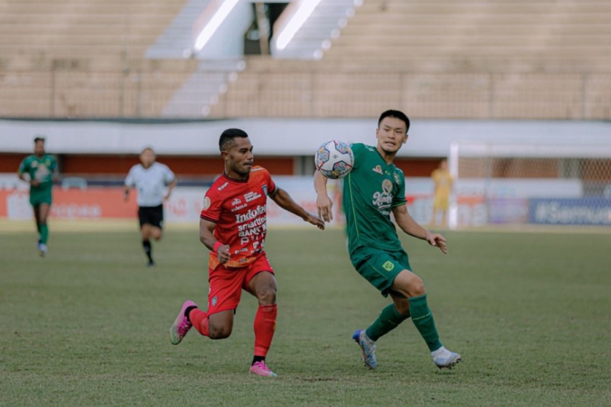 Aji Santoso ingatkan pemain Persebaya bangkit pada laga selanjutnya