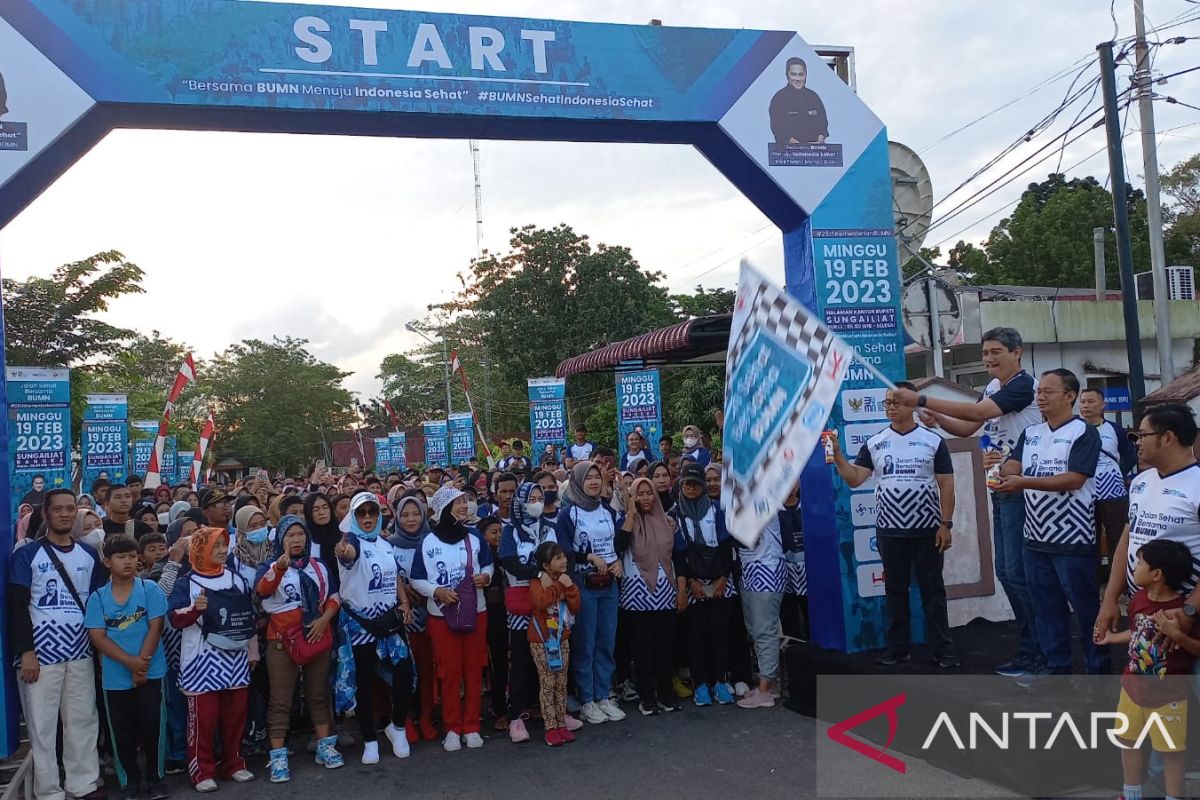 Ribuan warga Bangka antusias ikut jalan sehat BUMN
