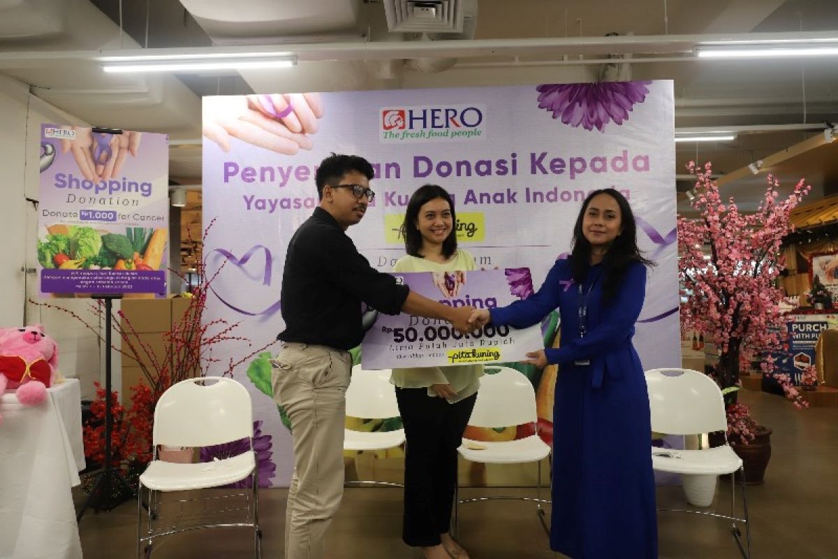 Hero Supermarket gandeng Yayasan Pita Kuning donasi untuk anak dengan kanker