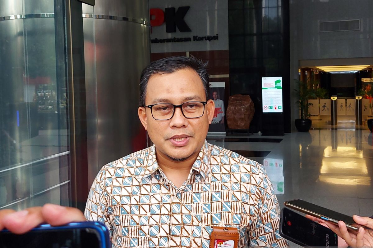 KPK terbangkan Bupati Ricky Ham Pagawak ke Jakarta