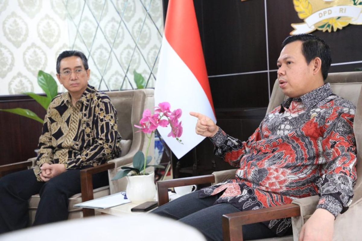 Sultan Najamudin minta Satyalancana Wira Karya Iwan Setiawan dicabut