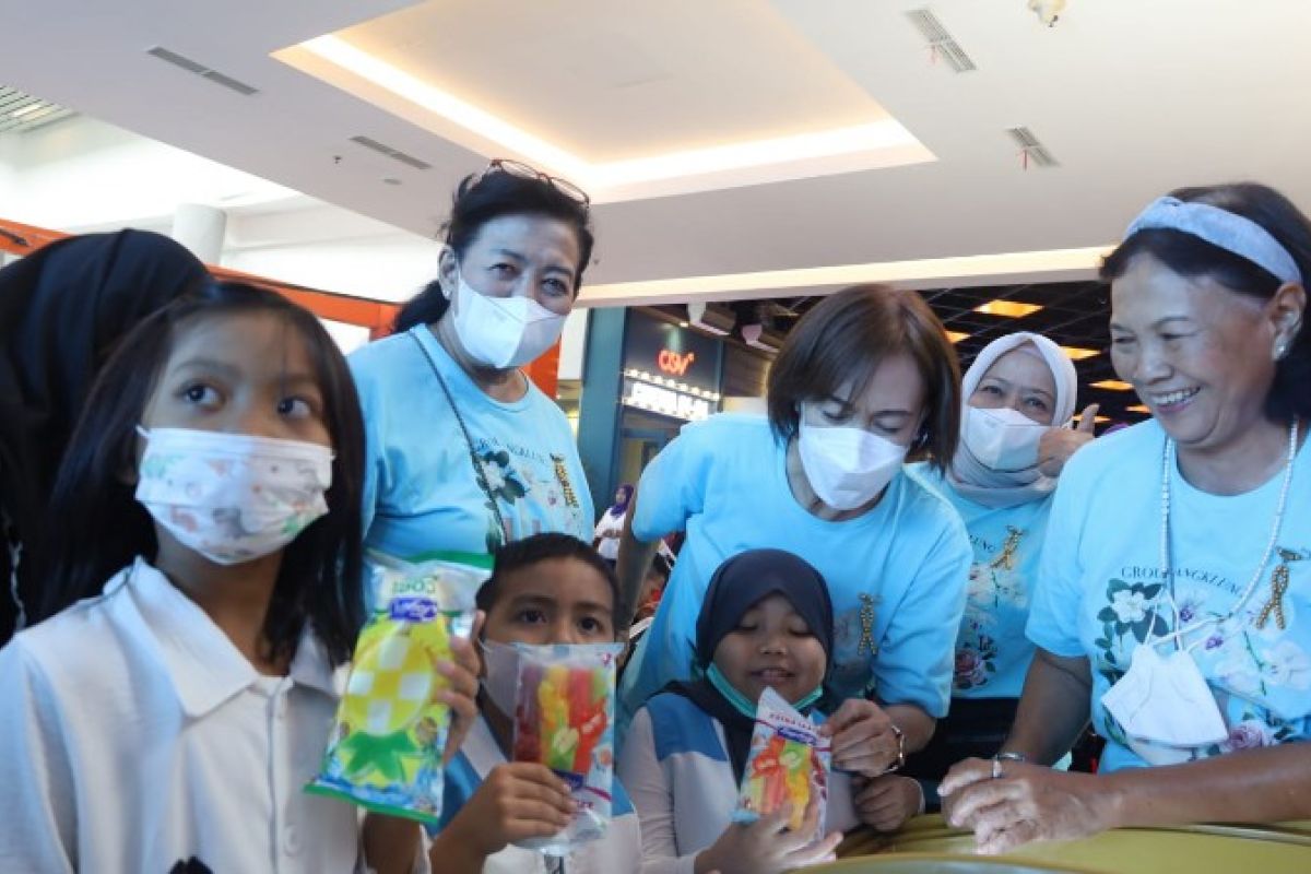 Peringati Hari Kanker Anak Sedunia, Yili berbagi kebahagian dengan menyediakan ice cream gratis