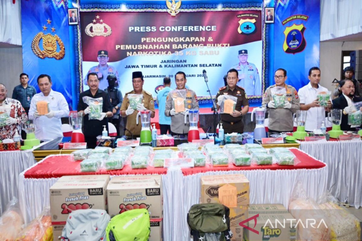 South Kalimantan police destroy 35 kg seized drugs